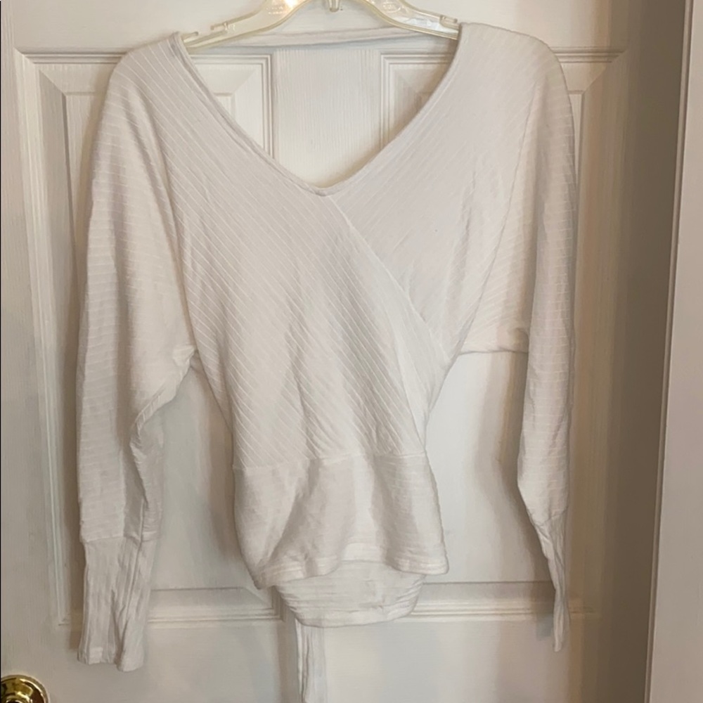 Blouse, ties in the back
